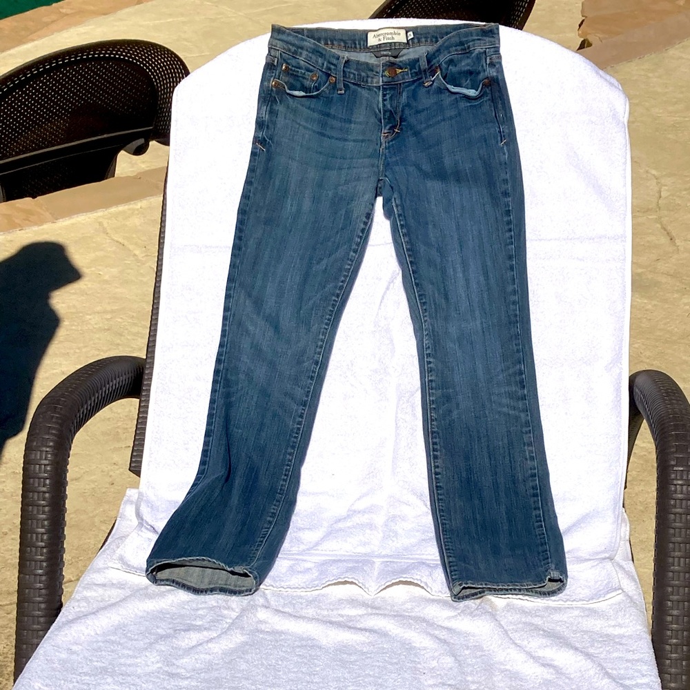 ABERCROMBIE Erin Straight Leg Stretch Jeans - Picture 10 of 15